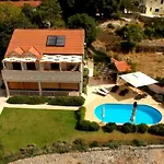 Holiday home Vikendica Donji Humac