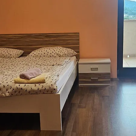 Vikendica * Donji Humac